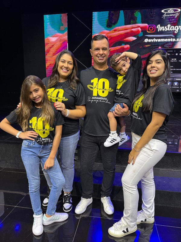 Silvio Oliveira com sua família